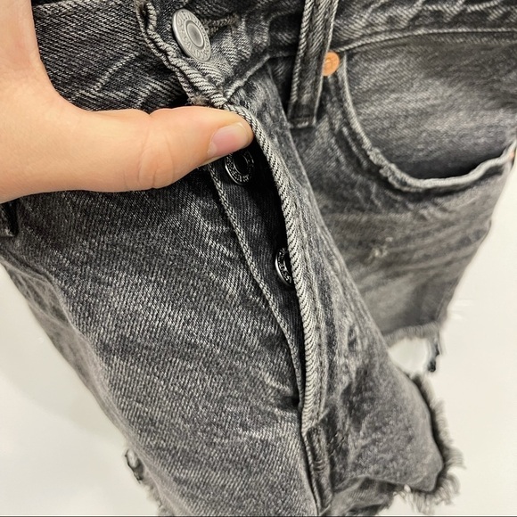 Levi’s 501 Denim Shorts Slashed Black Distressed Frayed Hem Cotton Button Fly 25 - Picture 9 of 10